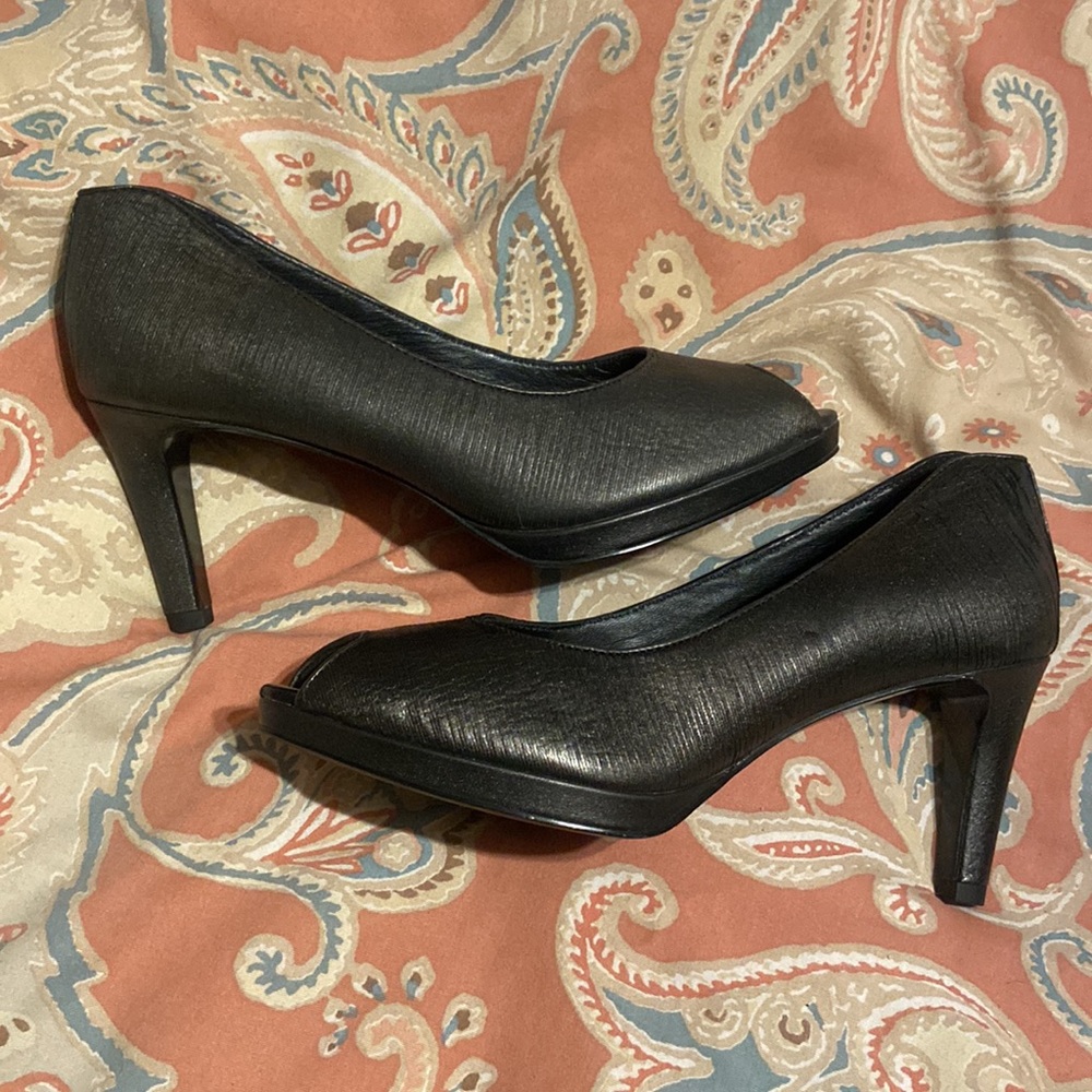 Ecco heels - Picture 2 of 10